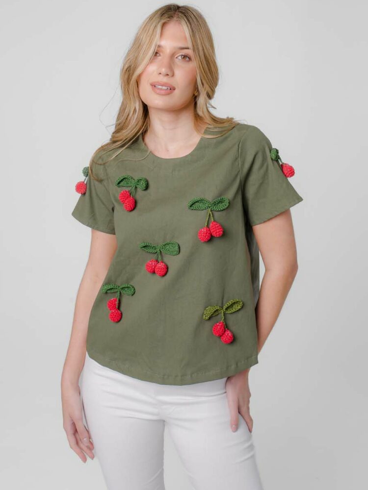 Remera con aplique de cerezas - Verde